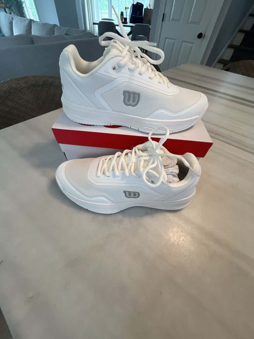Wilson Court Glide White Tennis Shoes Womens size 11